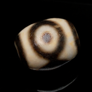 Three-Eye Dzi Bead